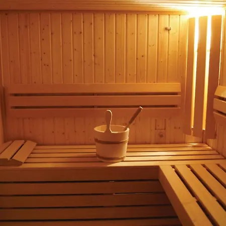 Eight Bedroom Holiday In Horni Mala Upa Feriehus