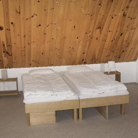 Eight Bedroom Holiday In Horni Mala Upa Feriehus *
