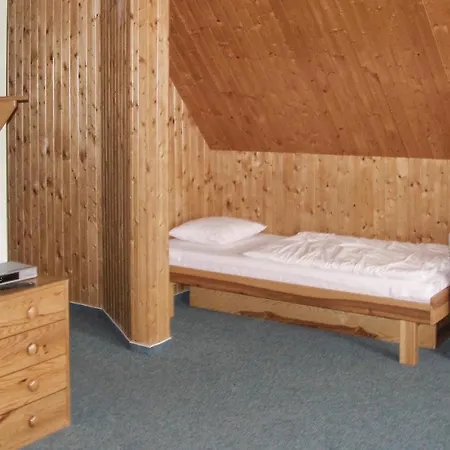 Eight Bedroom Holiday In Horni Mala Upa