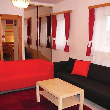 Feriehus Eight Bedroom Holiday In Horni Mala Upa